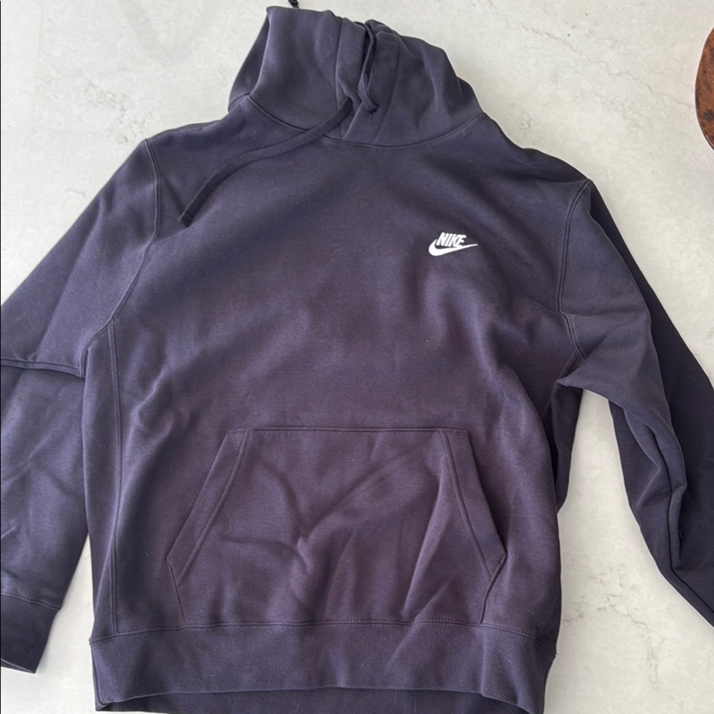 Nike Black Sweatshirt Hoodie with Iconic Swoosh